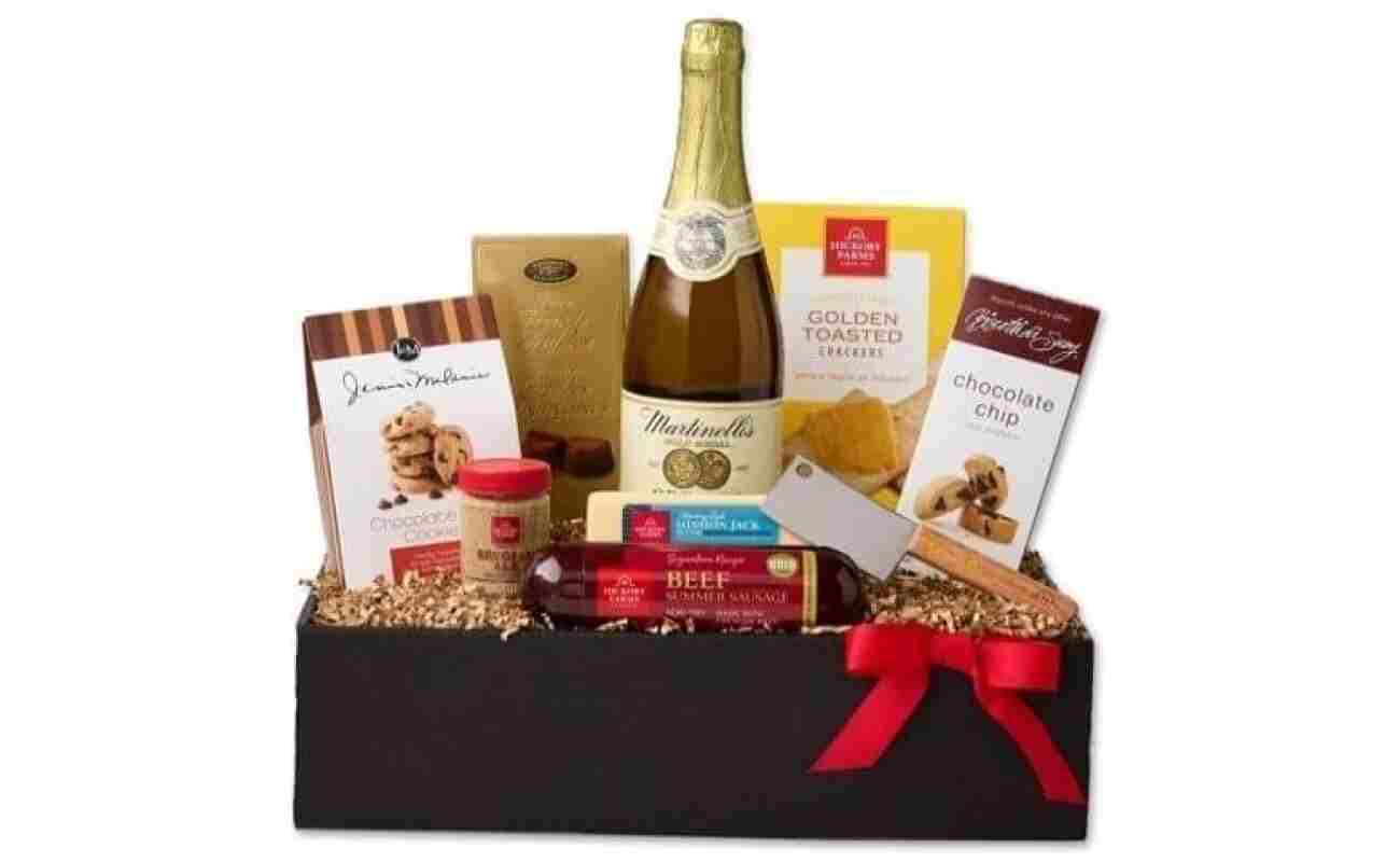 California Delicious Golden State Gourmet Foods Gift Basket, 8 pound