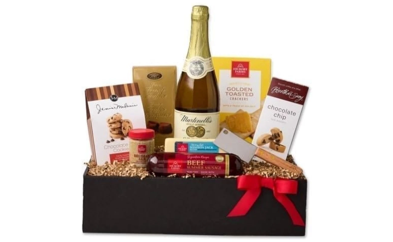 California Delicious Golden State Gourmet Foods Gift Basket, 8 pound