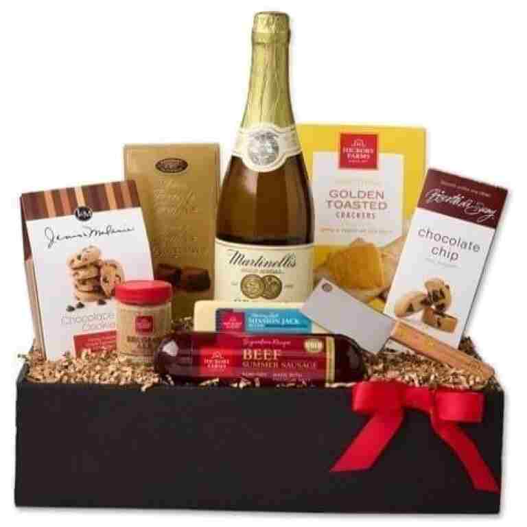 California Delicious Golden State Gourmet Foods Gift Basket, 8 pound
