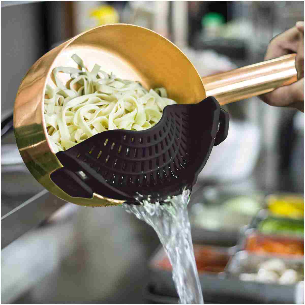 AUOON Clip On Strainer Silicone for All Pots and Pans, Pasta Strainer Clip on Food Strainer for Meat Vegetables Fruit Silicone Kitchen Colander