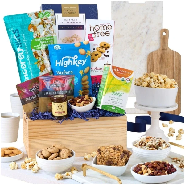 Healthy Food Gift Basket Classic by GourmetGiftBaskets.com