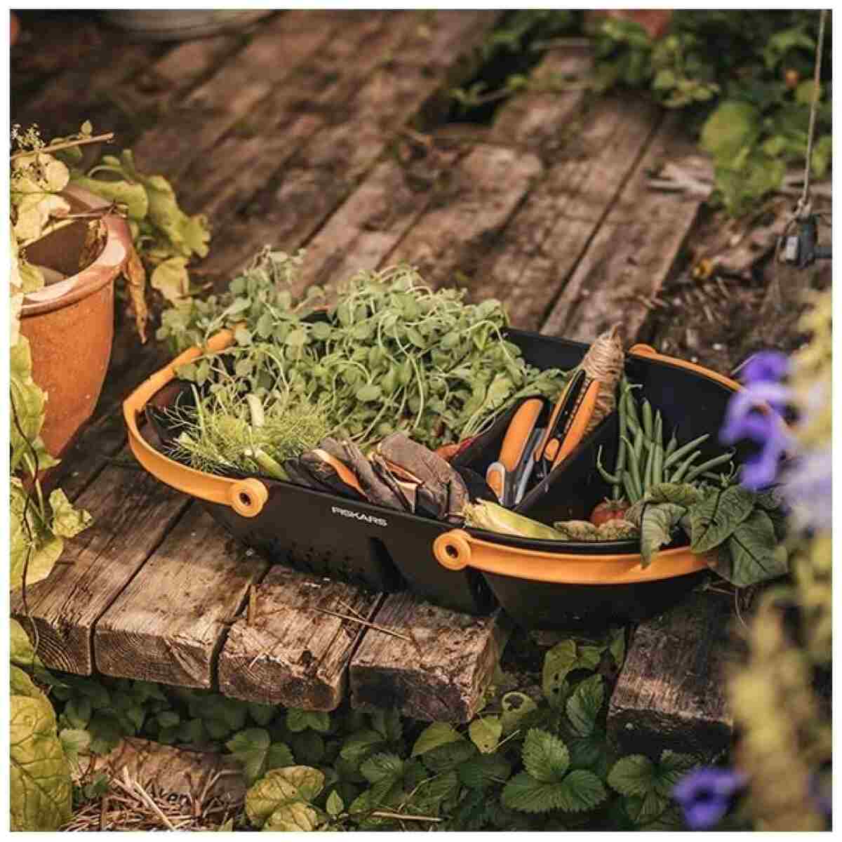 Fiskars Garden Harvest Basket - Container for Gardening and Harvesting with Tool Caddy - Harvesting Basket Doubles as a Collander for Vegetables and Fruits - Garden Accessories