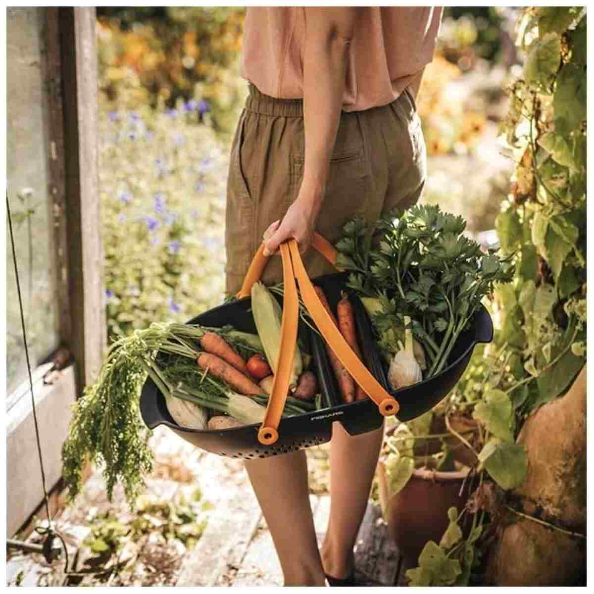 Fiskars Garden Harvest Basket - Container for Gardening and Harvesting with Tool Caddy - Harvesting Basket Doubles as a Collander for Vegetables and Fruits - Garden Accessories