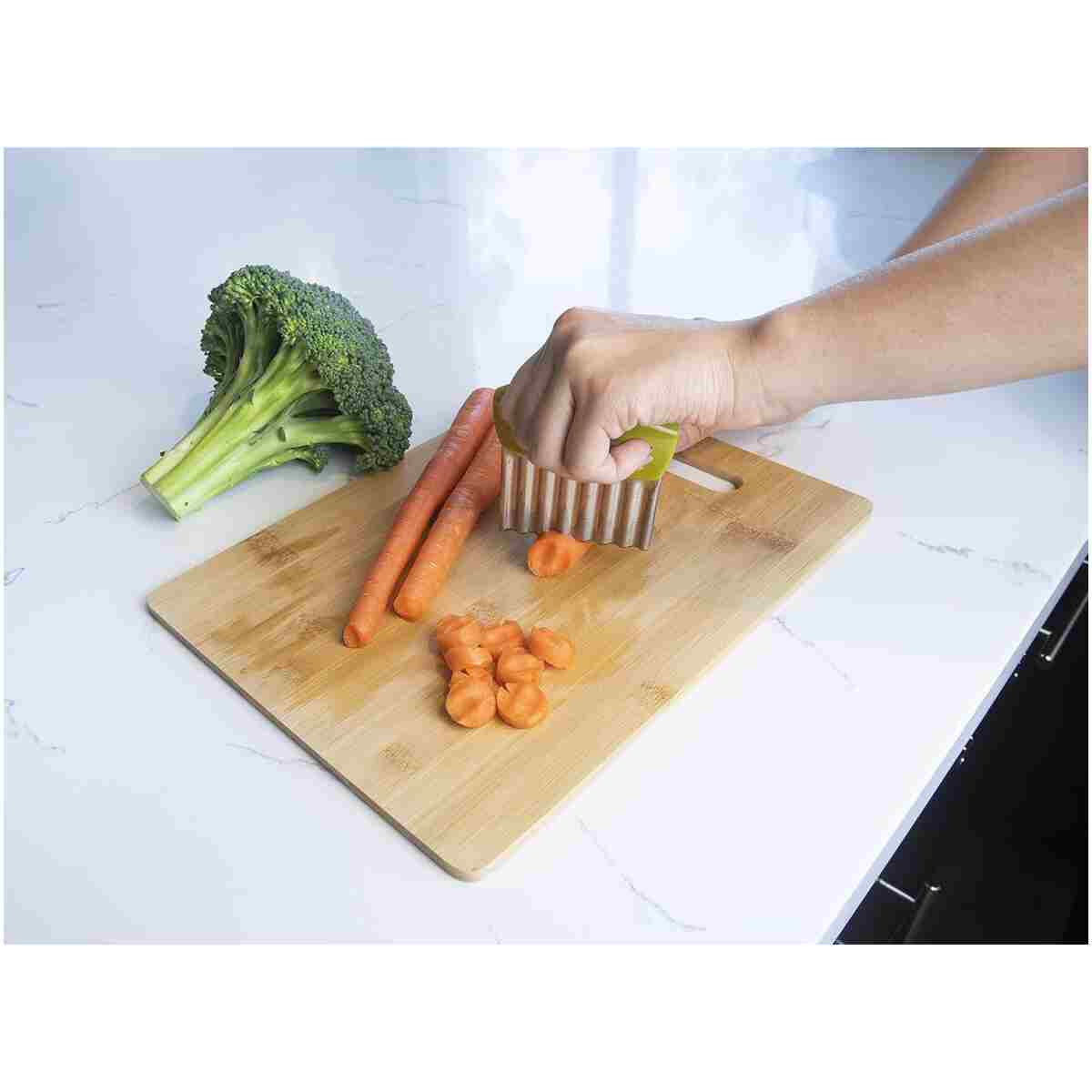 Joie Crinkle Cutter Knife, Wavy Slicer for Potatoes, Vegetables and Fruits, Great for Kids First Cutting Tool, Fun Kitchen Gadget, Stainless Steel, BPA-Free, Colors May Vary
