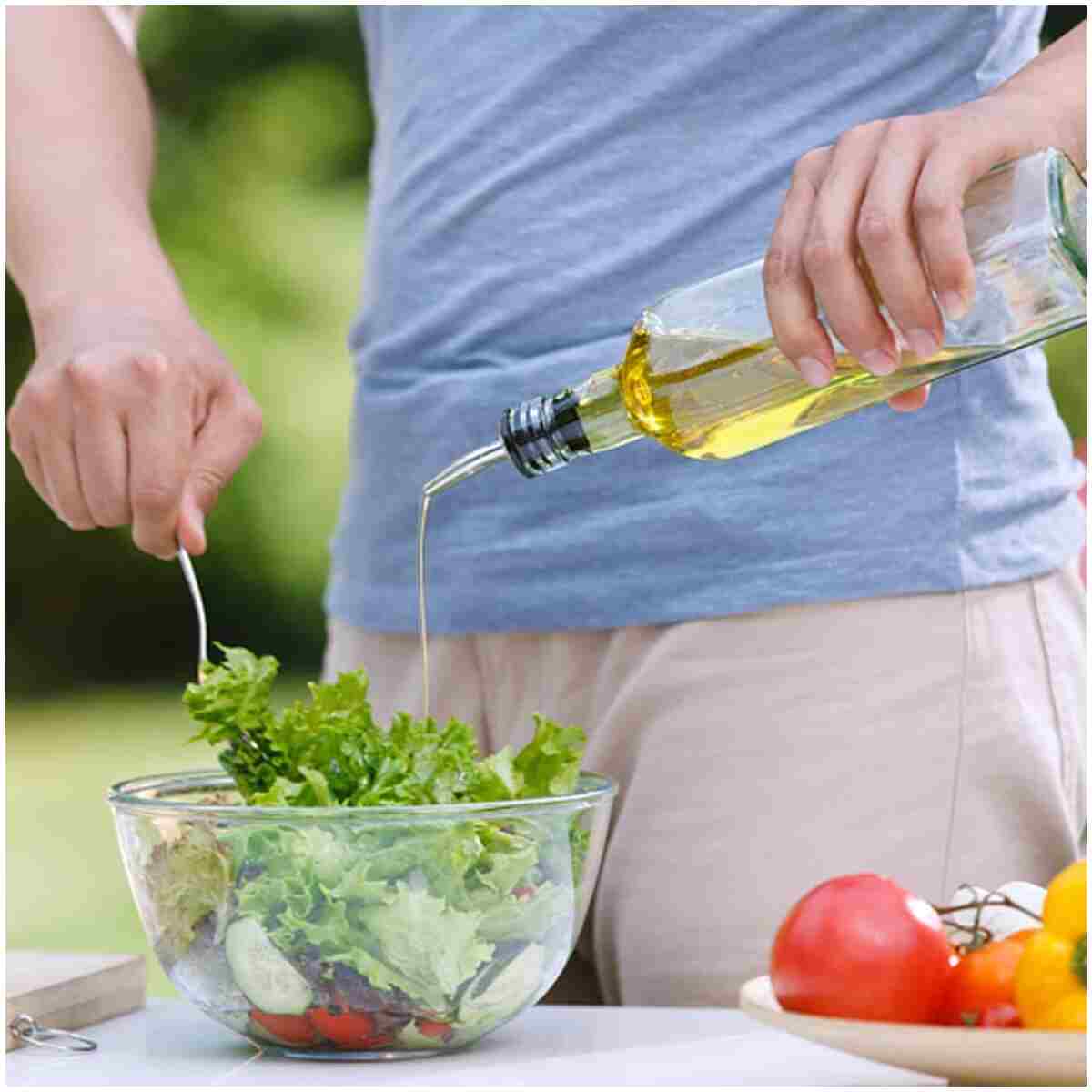 Olive Oil Dispenser Bottle, 1 Pcs Glass Olive Oil Dispenser and Vinegar Dispenser Set with 2 Stainless Steel Pourers, 2 Labels,1 Brush and 1 Funnel Oil Bottles for Kitchen (500ml)