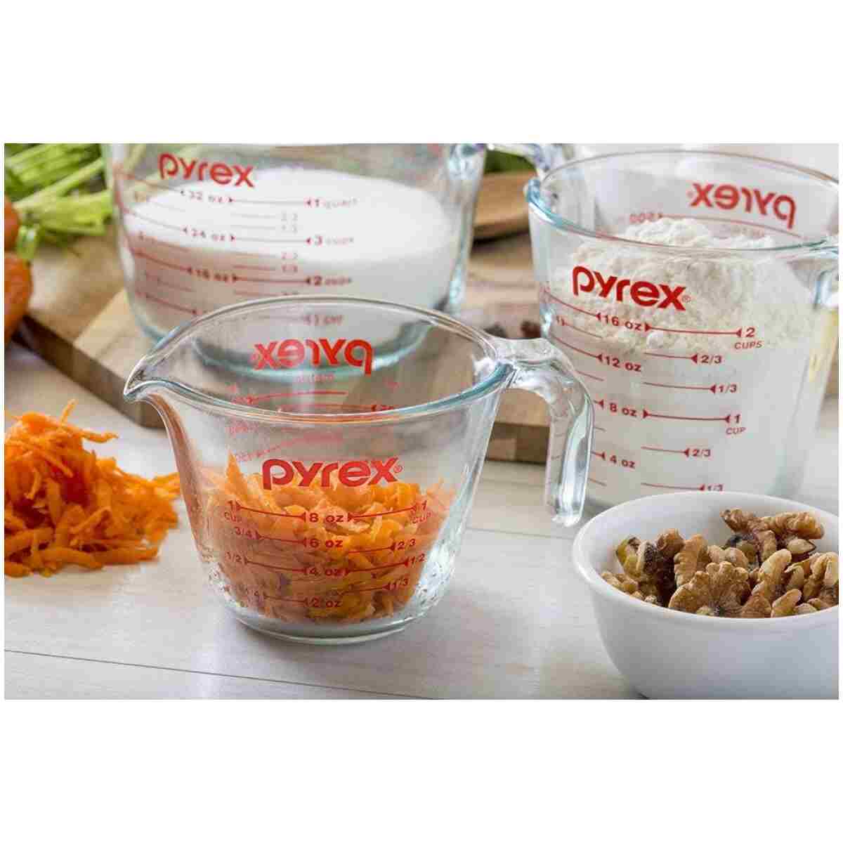 Pyrex Essentials (3-Pack) Glass Measuring Cups Set, (1, 2 & 4 Cup) Measuring Cups For Prepping, Baking and Cooking, Preheated Oven, Dishwasher, Freezer, and Microwave Safe