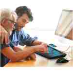 SABLUTE 大字体背光电脑键盘，有线发光 USB 键盘，带 7 色背光、腕托、手机支架，易于阅读和输入，适用于笔记本电脑、PC、Windows 和台式机